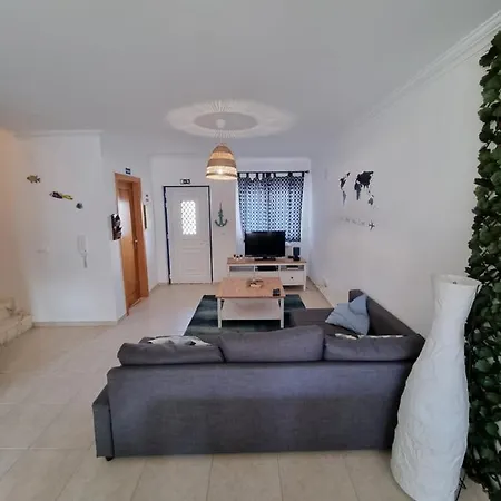 Be Surfhouse * باليال